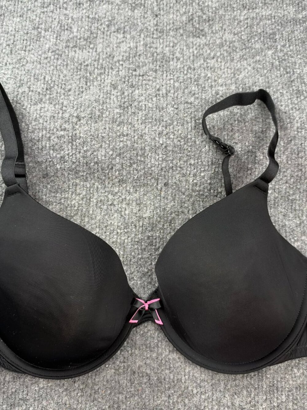 Xhilaration T-Shirt Bra 36C Black Neon Pink Molded Underwire Light Padded Bow